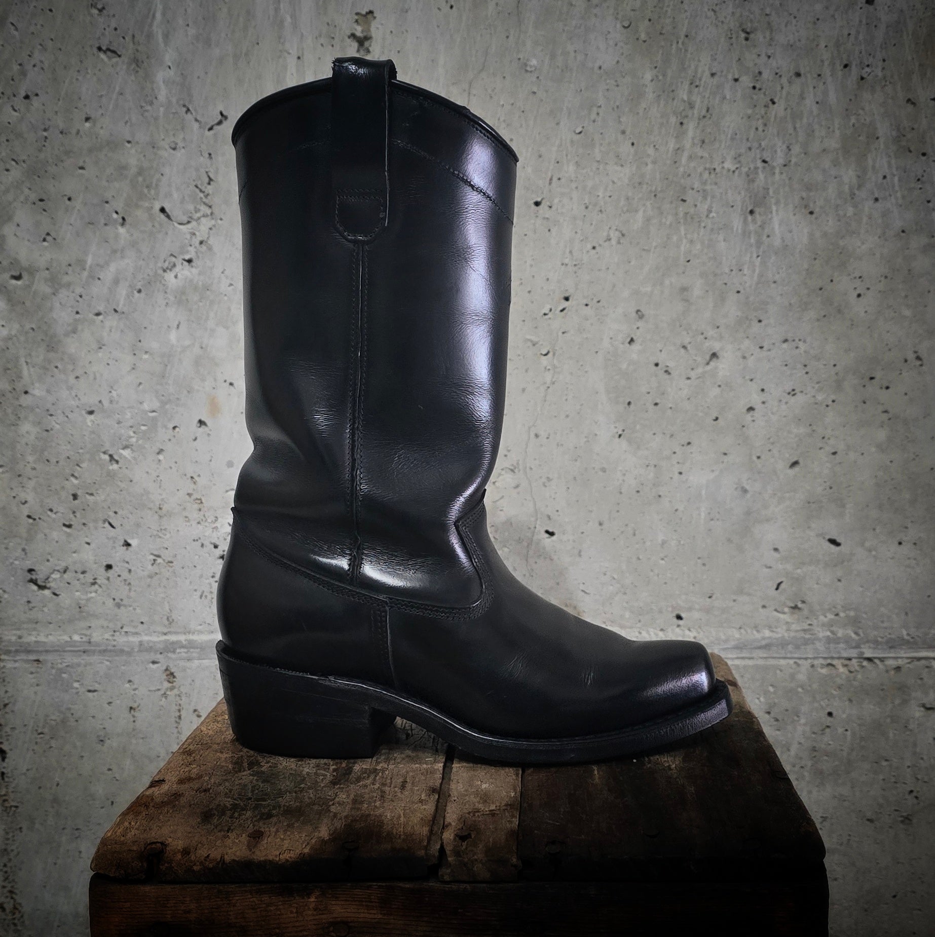 ReBoot - Heritage Black Beauty - 4.5 E