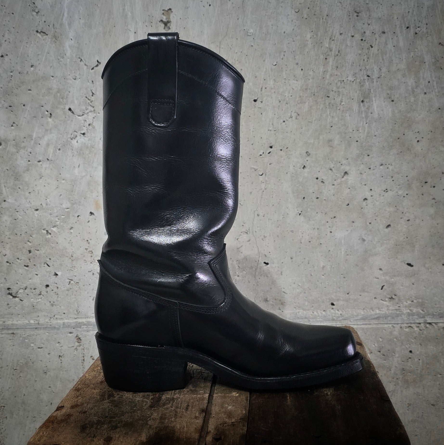 ReBoot - Heritage Black Beauty - 4.5 E