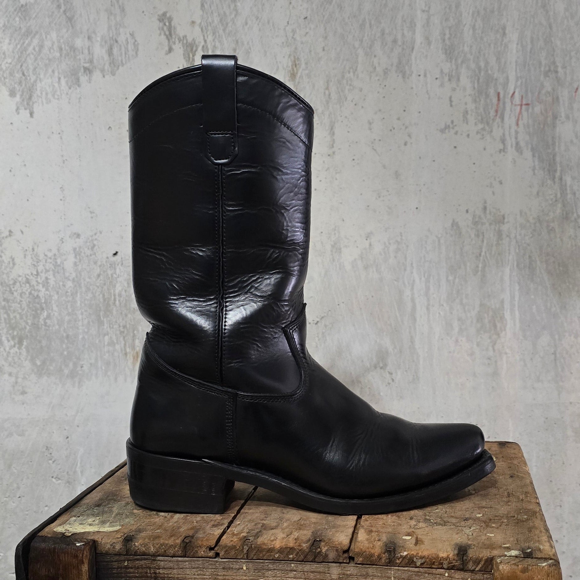 ReBoot - Heritage Black Beauty - 10 E