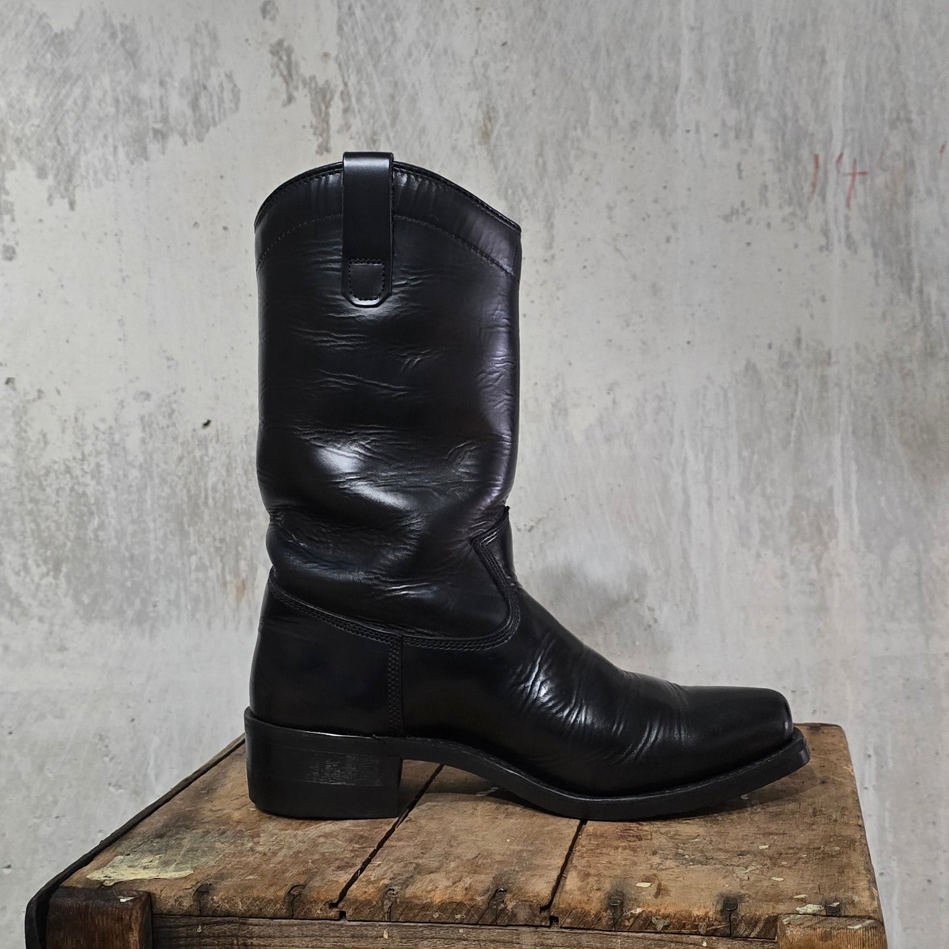 ReBoot - Heritage Black Beauty - 10 E