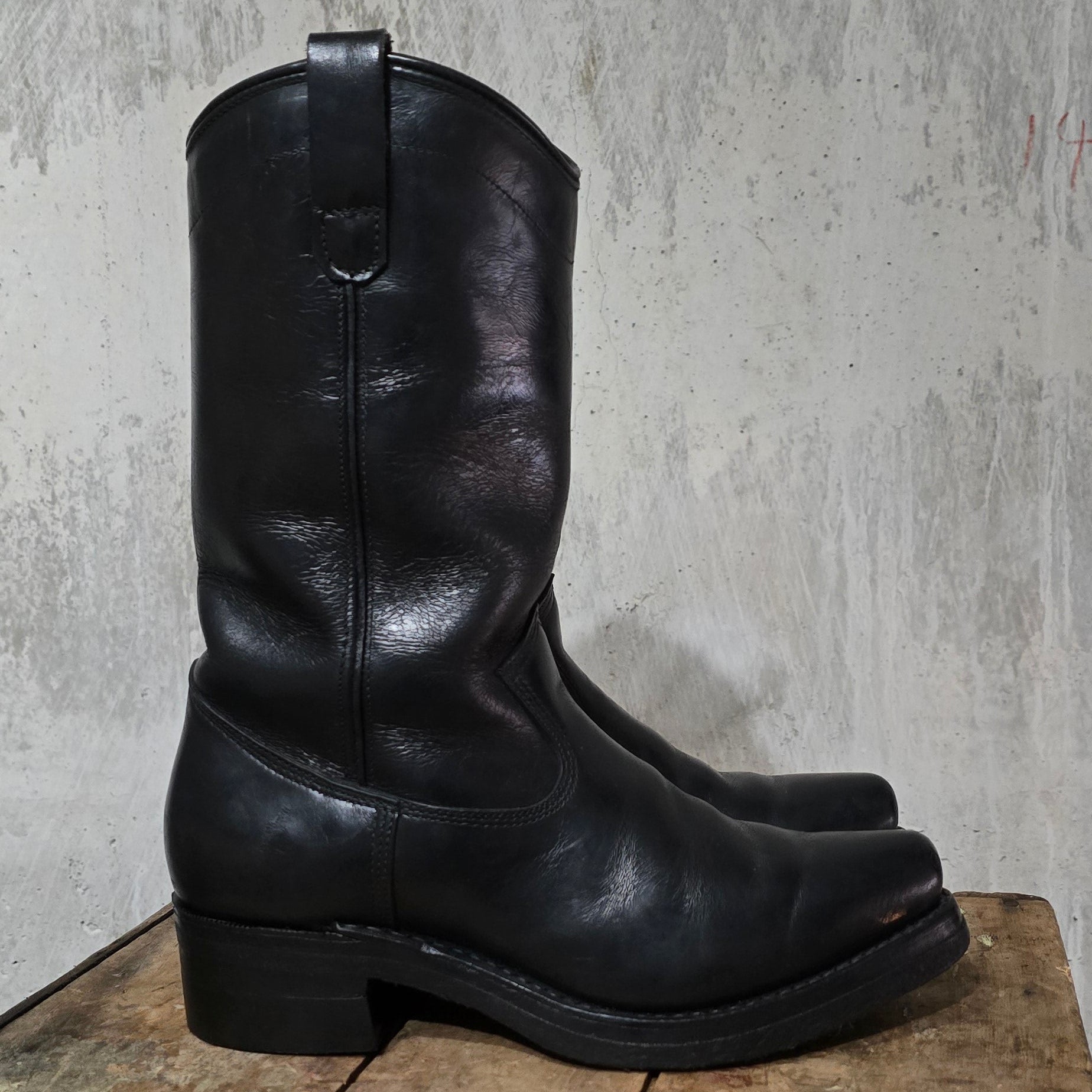 ReBoot - Heritage Black Beauty - 8 E