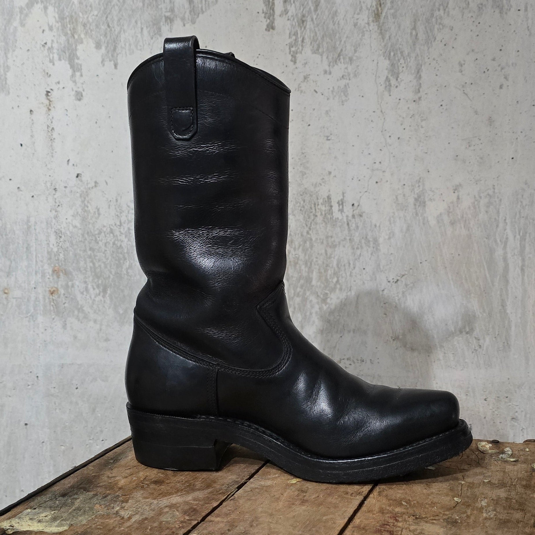 ReBoot - Heritage Black Beauty - 8 E