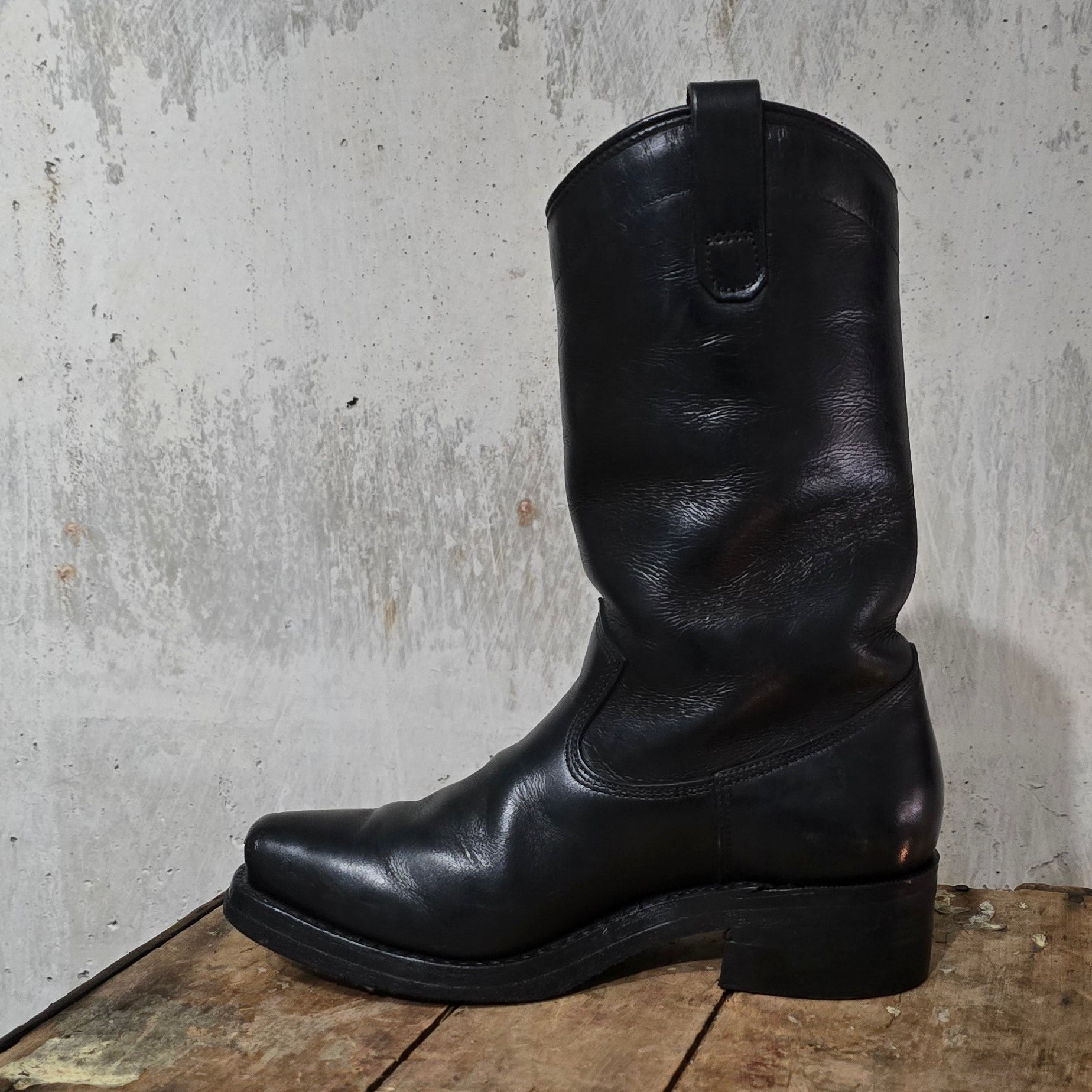 ReBoot - Heritage Black Beauty - 8 E