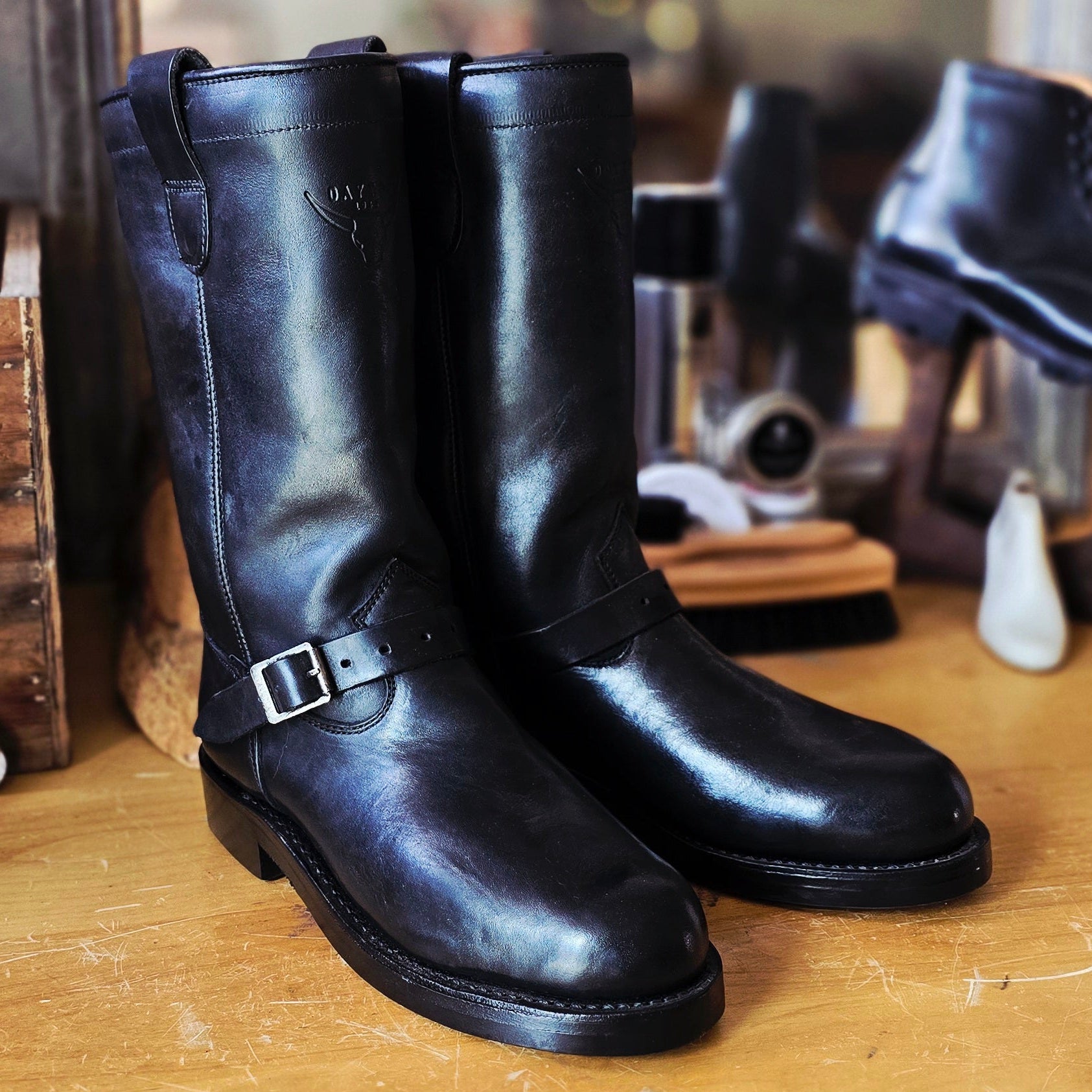 Heritage Rider - Black Veg Tan - 7.5 E