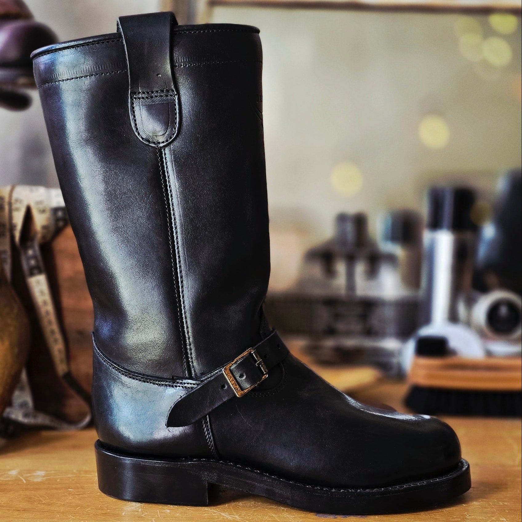 Heritage Rider - Black Veg Tan - 7.5 E