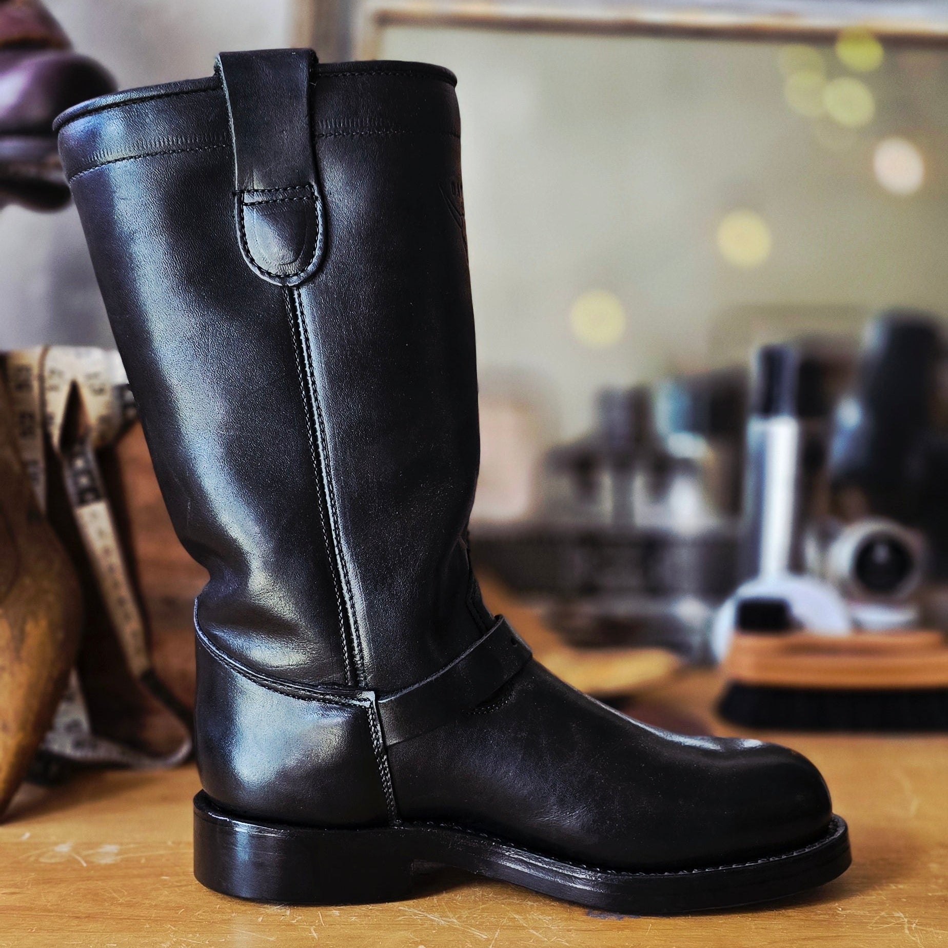 Heritage Rider - Black Veg Tan - 7.5 E