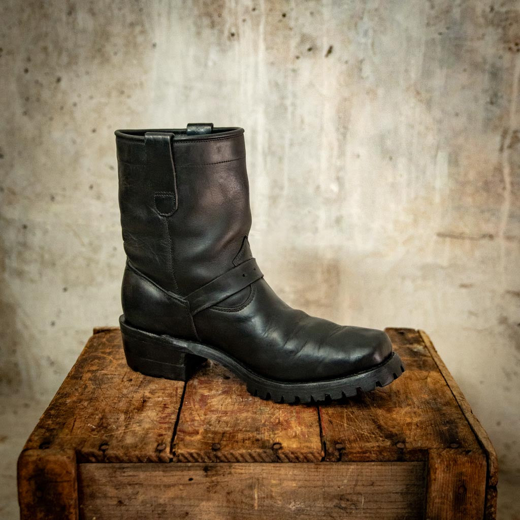 ReBoot - Rebel Buckle - Lug Sole - 7.5 E