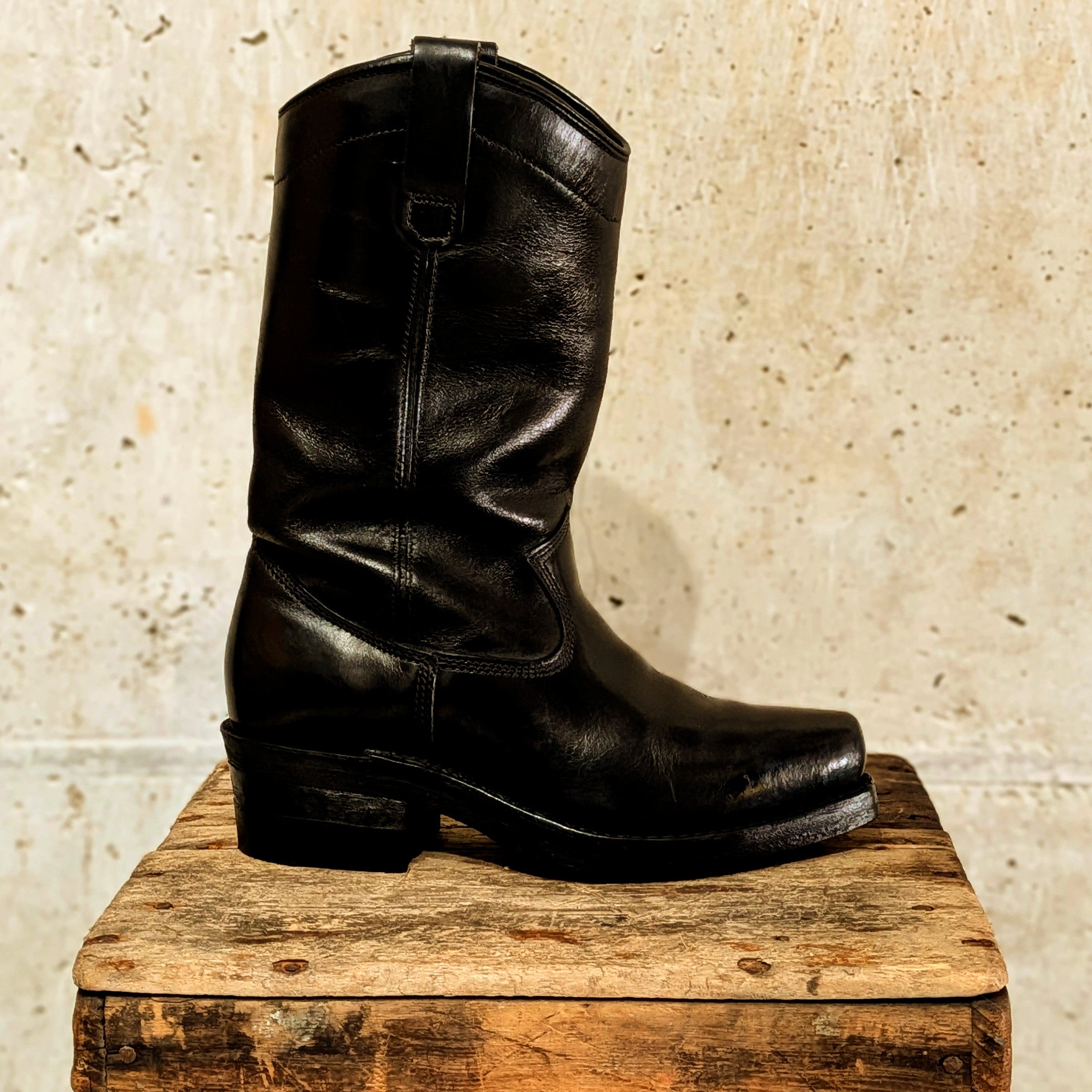 ReBoot - Heritage Black Beauty - 6 E