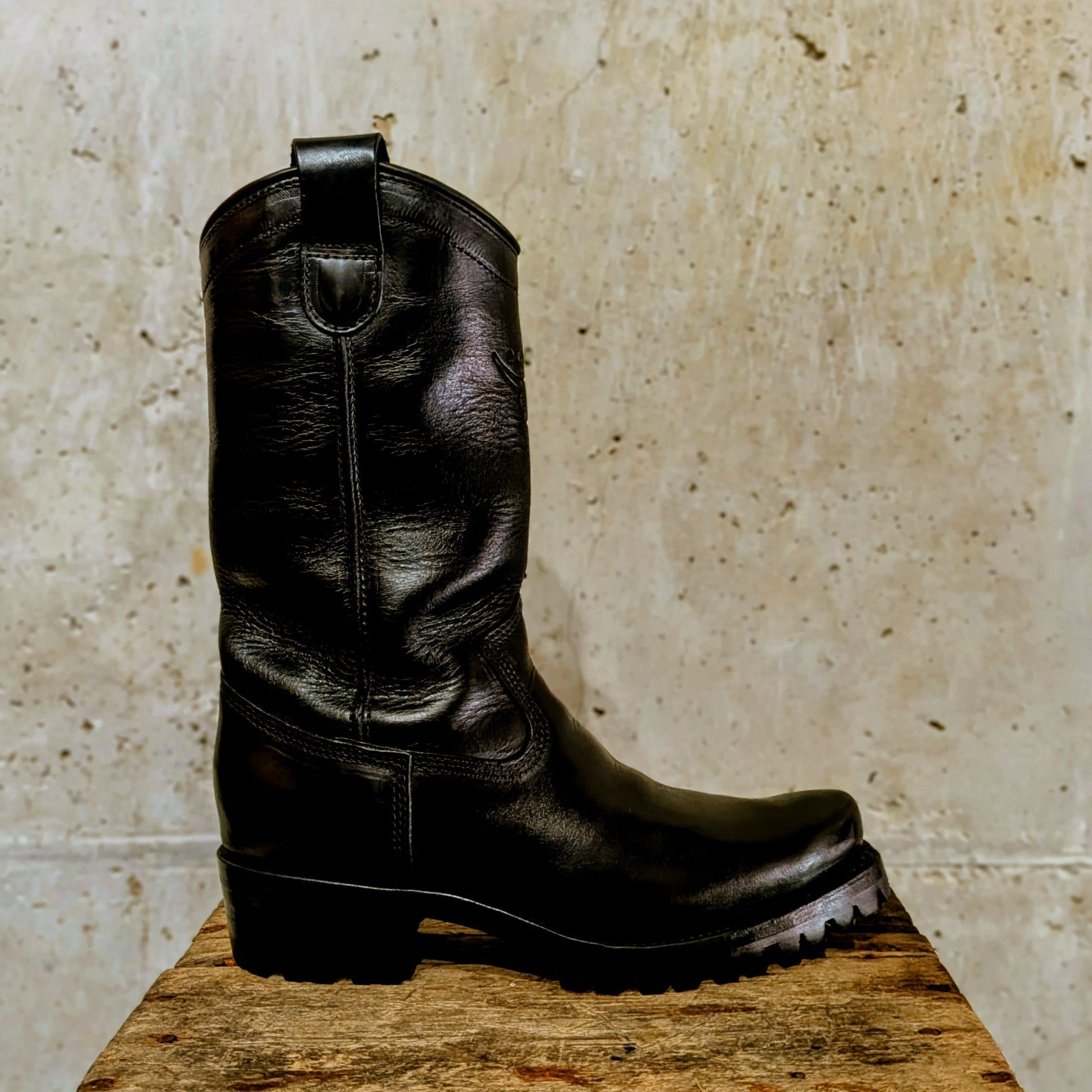 ReBoot - Heritage Black Beauty - Lug Sole - 8.5 EEE