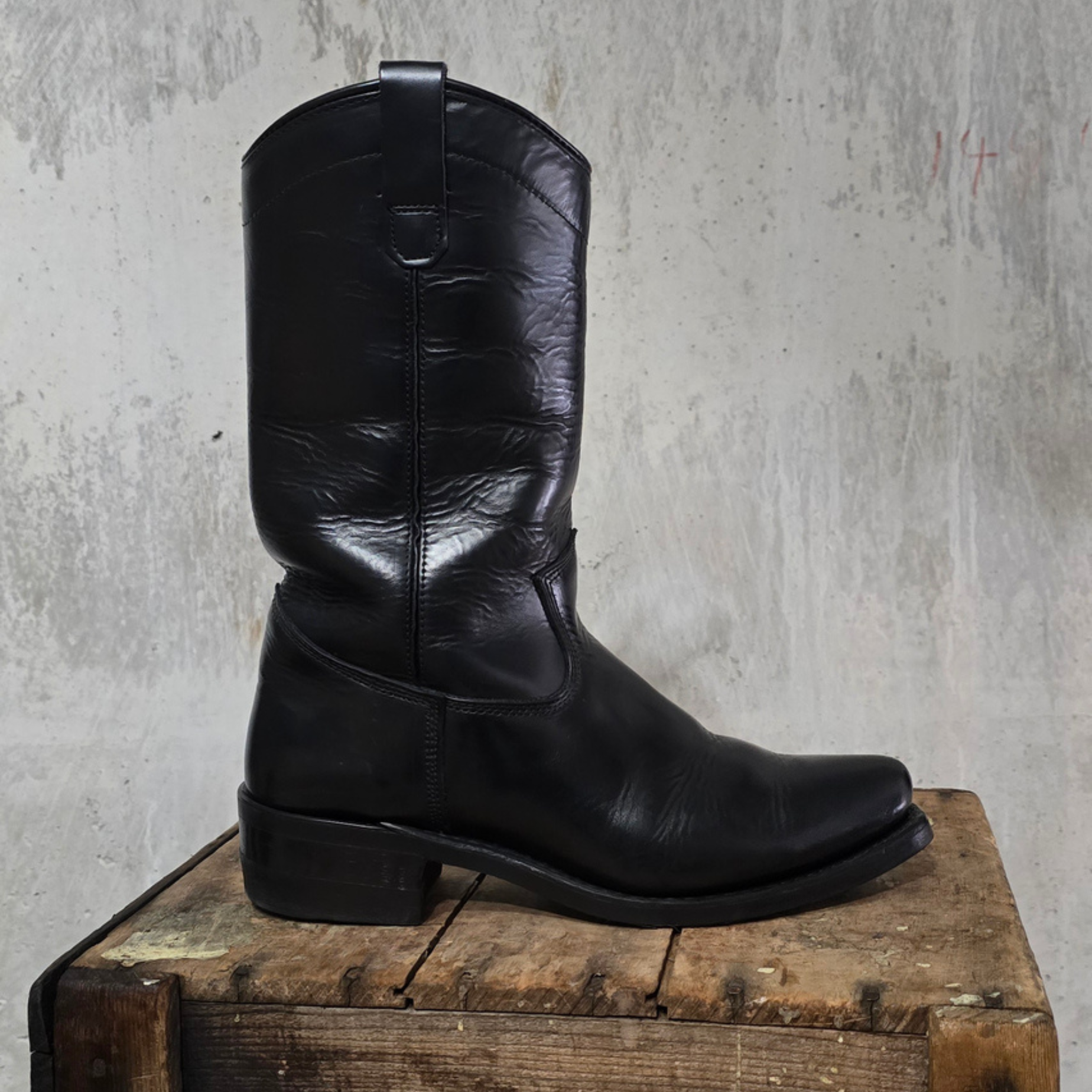 ReBoot - Heritage Black Beauty - 10 E