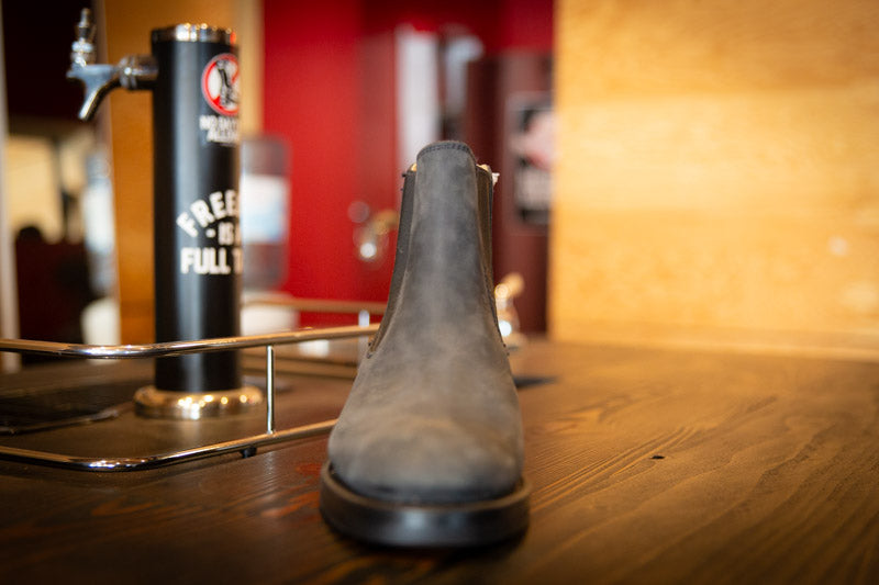 Chelsea Boot 10 E Charcoal Nubuck - Cinderella Rack